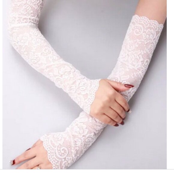 NWT Long Lace Fingerless Gloves - Picture 1 of 6